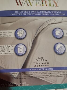 Waverly King Duvet Cover in Light Gray with Piping